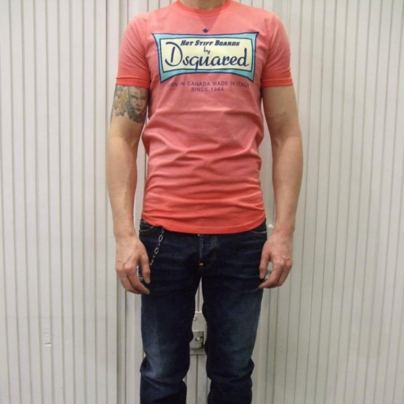 Dsquared²
T-Shirt - € 130,- D2H4007 (cotton, salmon, printed)
Jeans - € 419,- D2H4016 (dean jean, denim chain) - città di bologna - Köln- Bild 1