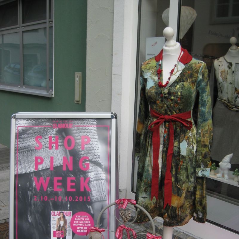 Freut euch auf die Glamour Shopping Week bei der Kleiderfee in Memmingen. Ab einem Einkauf von 50 € gibt es 15 % auf alle Blutsgeschwisterkollektionen - Kleiderfee - Memmingen- Bild 1