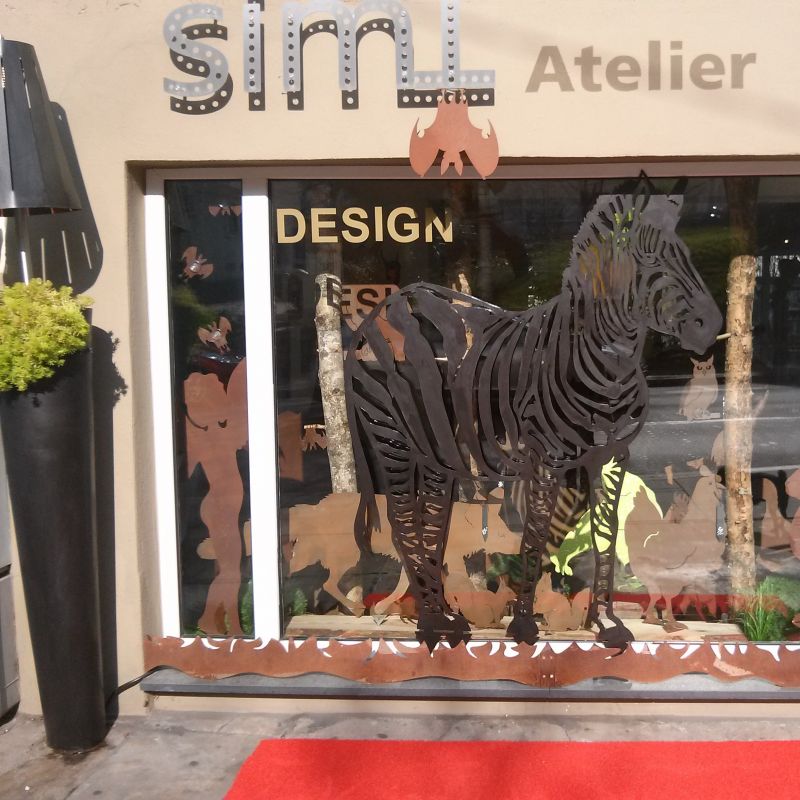 Zebra, in 160cm Höhe, aus 4mm Stahlblech,
schwarz geölt. - Sim1 Atelier - Stuttgart- Bild 1
