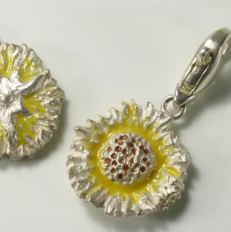 Sonnenblume, 925- Silber, Kaltemail
130,- € - TRIMETALL Schmuck - Design - Objekte - Köln- Bild 1