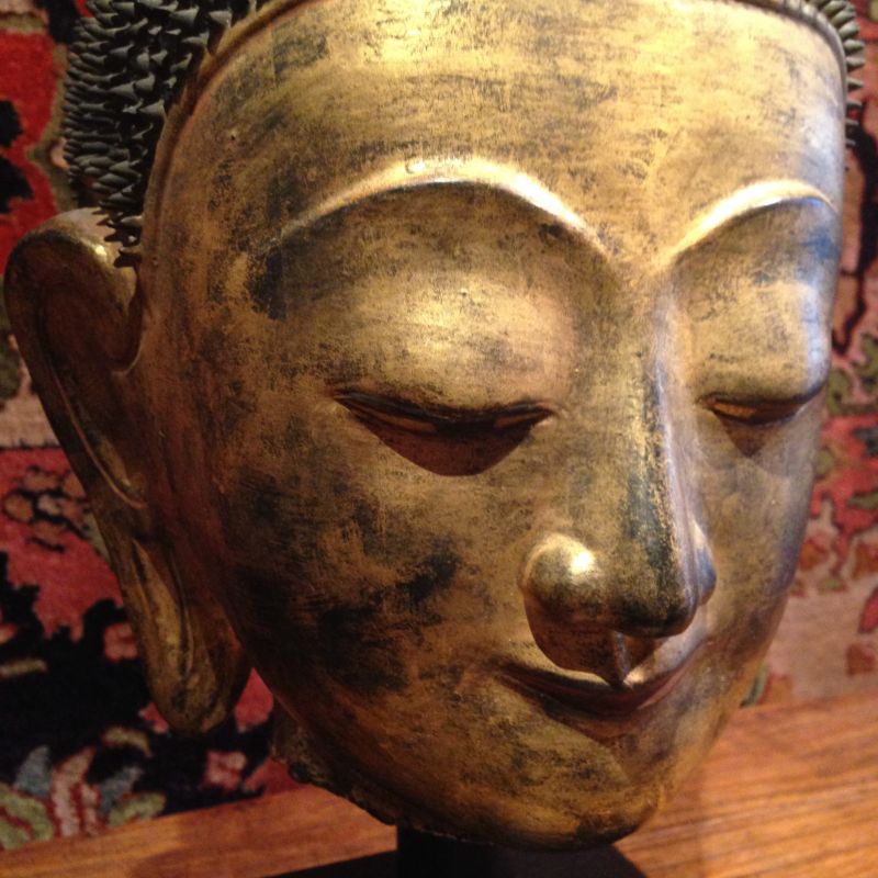antiker Buddhakopf aus Burma - GALERIE ARABESQUE - Teppiche - Textilien - Skulpturen aus Asien und Europa - GALARIE ARABESQUE - Stuttgart- Bild 2