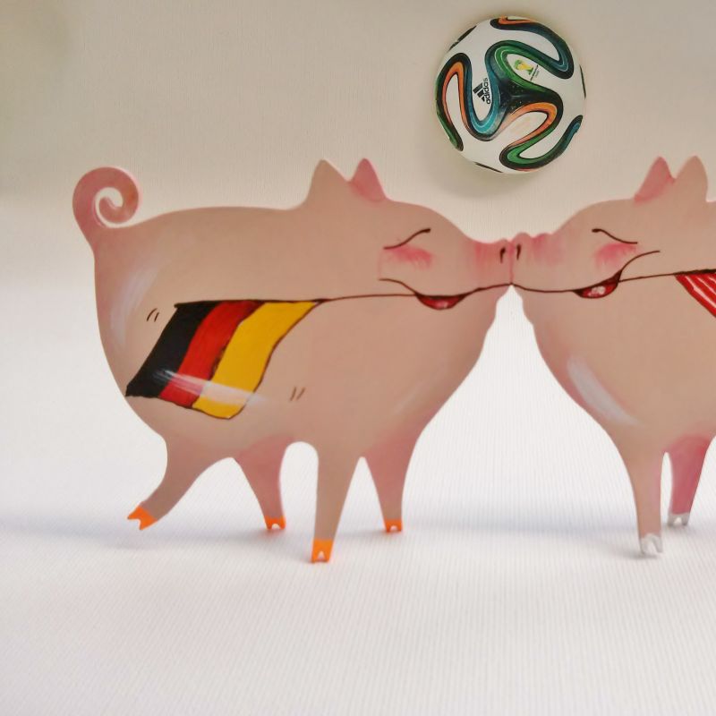 WM 2014 USA gegen Deutschland
Glücksschweinchen von Simone Mertz, sim1 Atelier - Sim1 Atelier - Stuttgart- Bild 1