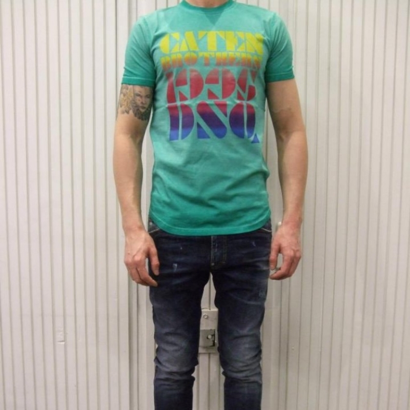 Dsquared²
T-Shirt - € 119,- D2H4006 (cotton, green, printed)
Jeans - € 299,- D2H4027 (cool guy, zip, denim, washed)  - città di bologna - Köln- Bild 1