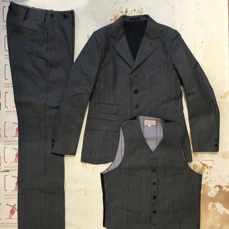 Adjustable Costume, Japan: 3 piece striped cotton suit, 40 and 42, EUR 1376,- - Kentaurus Pferdelederjacken - Köln