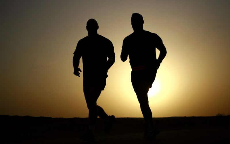 https://pixabay.com/de/läufer-silhouetten-athleten-fitness-635906/