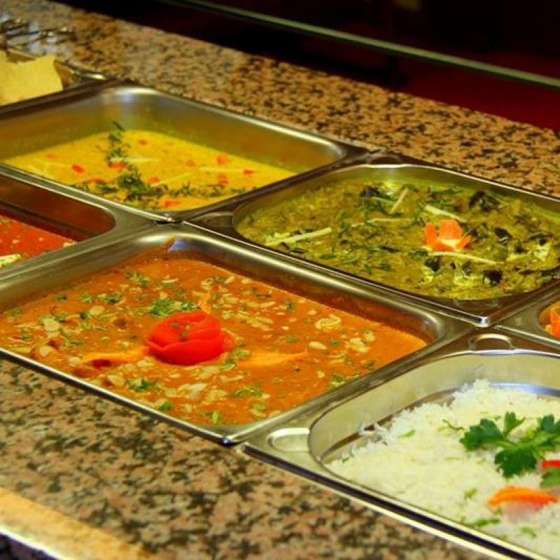 Mo - Fr von 11:30 - 14:00 Uhr Mittagsbuffet ( all you can eat)
mit abwechselnden 4 Hauptgerichten, sowie indischen Basmati- Reis, salat, Pappadam, Suppe und Nachtisch nur 6,90€.
 - Restaurant Vinayaga - Ludwigsburg
