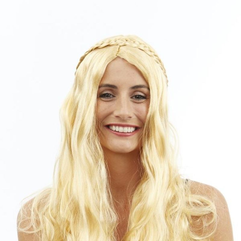 peruecke-gwendolinan<br>
Wunderschöne blonde Perücke mit Locken! Hiermit ist deine karnevalistische Verwandlung perfekt. Material: Kunsthaar
<br>
Home/Accessoires/Perücken & Bärte<br>
[http://www.pierros.de/produkt/peruecke-gwendolina, jetzt auf Pierros.de kaufen]  - Pierros Perücken - Mayen