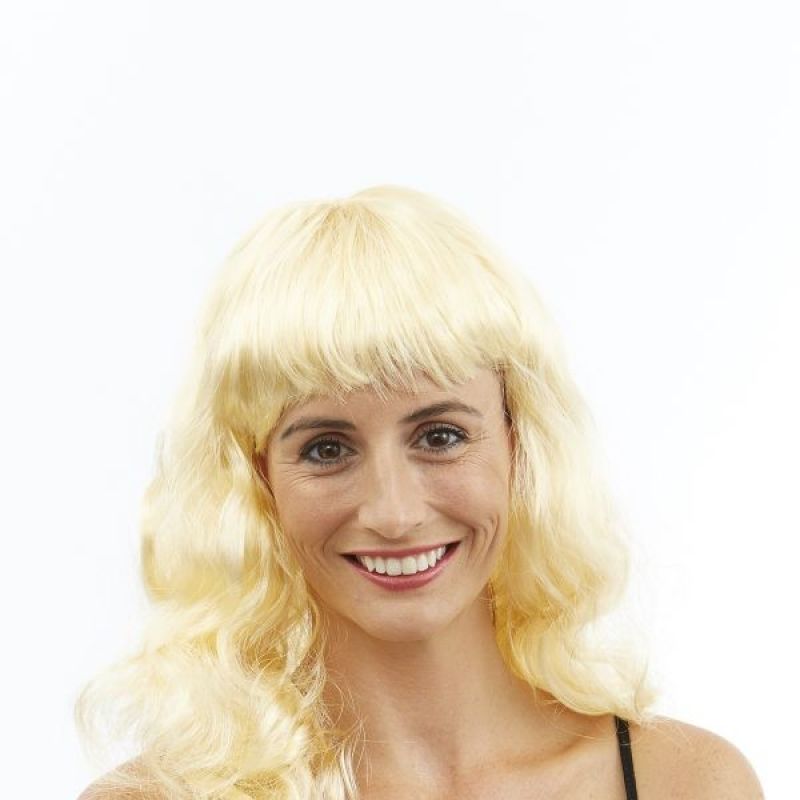 peruecke-cora-blond<br>
Zaubere dir mit dieser blonden Perücke eine prächtige Mähne! Hiermit ist deine karnevalistische Verwandlung perfekt. Material: Kunsthaar
<br>
Home/Accessoires/Perücken & Bärte<br>
[http://www.pierros.de/produkt/peruecke-cora-blond, jetzt auf Pierros.de kaufen]  - Pierros Perücken - Mayen