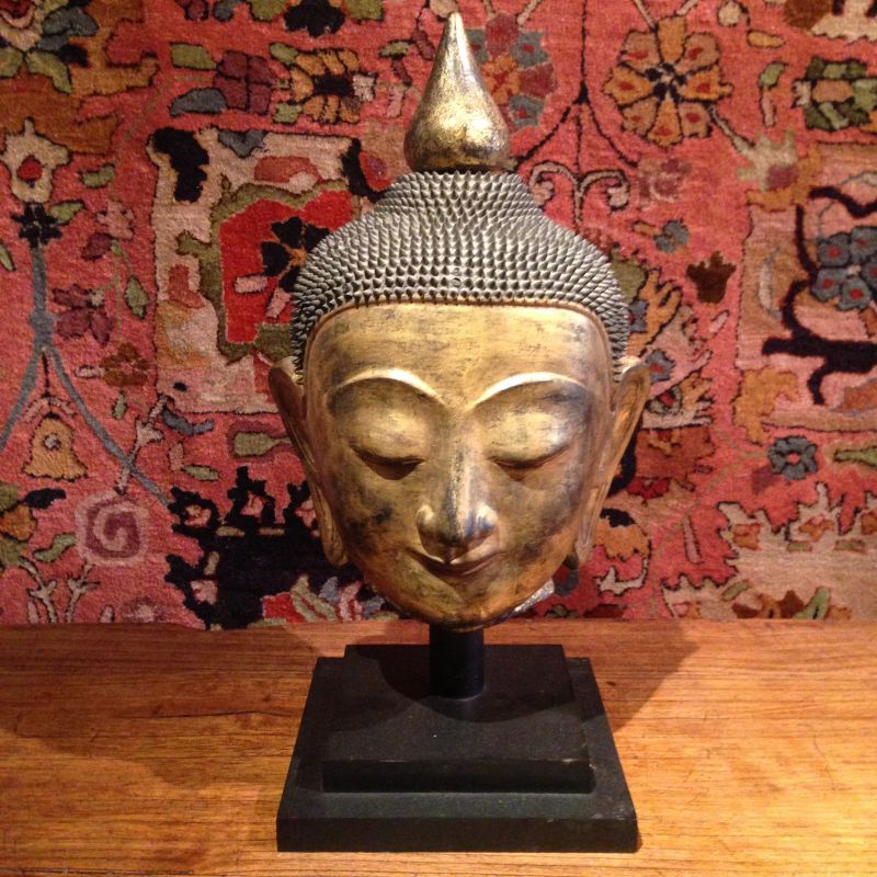 antiker Buddhakopf aus Burma - GALERIE ARABESQUE - Teppiche - Textilien - Skulpturen aus Asien und Europa - GALARIE ARABESQUE - Stuttgart