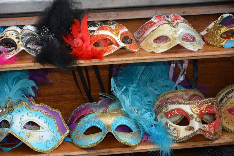 PIXABAY/https://pixabay.com/de/venedig-maske-karneval-farben-944214/