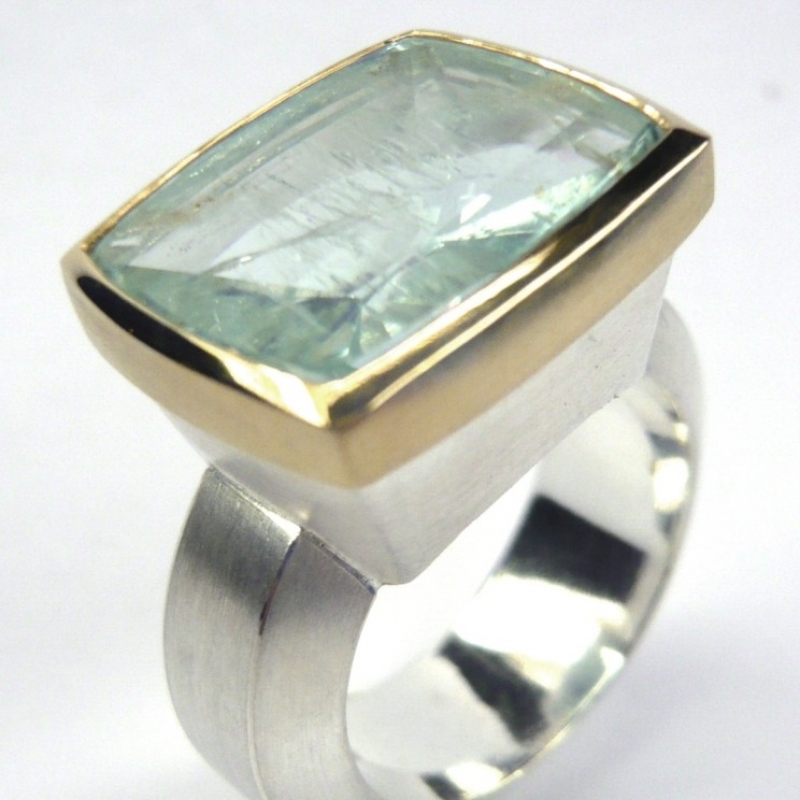 Ring; 925/-Silber, 750/Gelbgold, Aquamarin Speigelschliff  - Marcus Götten Goldschmiedemeister - Köln