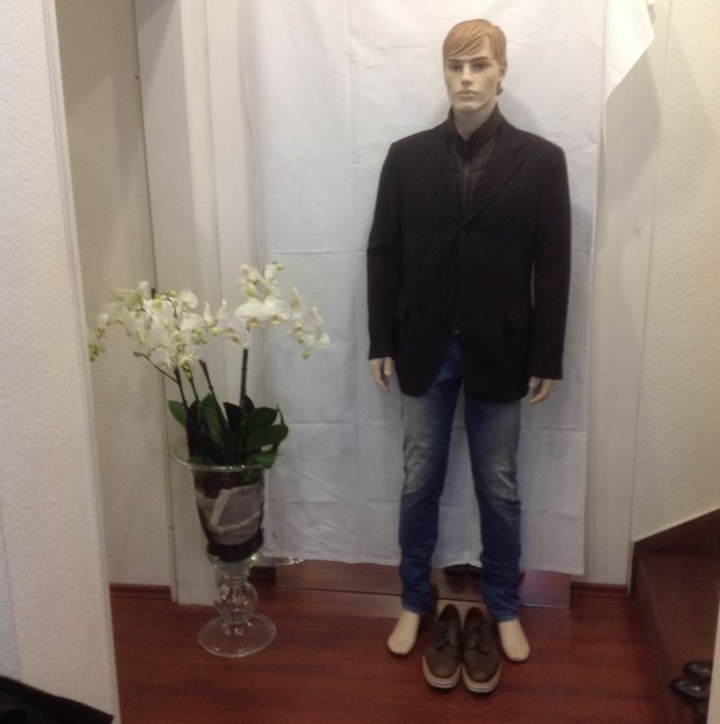Sakko   Fay     160€   Jeans  Dolce u Gabbana    95€   Schuhe Prada    130€ - Der Kaufladen Designer Secondhand - Münster