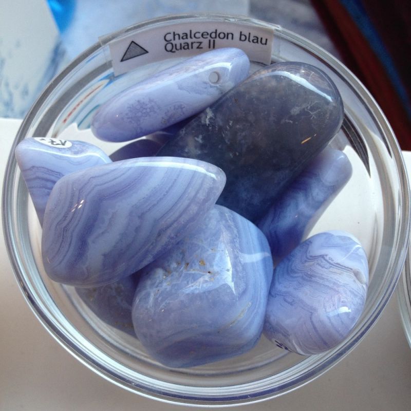 Chalcedon blau, blau gebändert Quarz, Trommelsteine, auch gebohrt - Steinkreis Mineralien & Gesundheit - Stuttgart