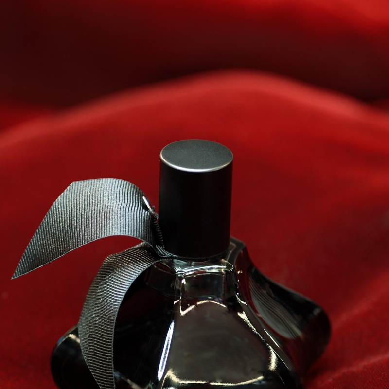 große Parfume Auswahl von Comme des Garcons - Horst Wanschura - Stuttgart