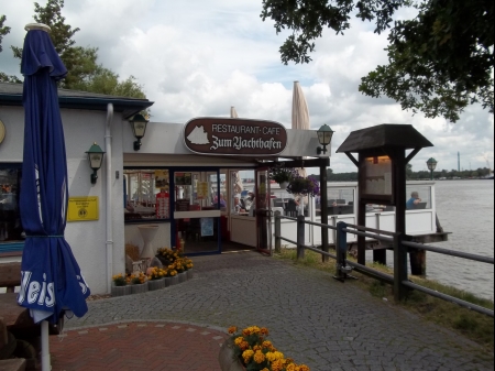 Foto von Restaurant-Cafe  zum Yachthafen in Brunsbüttel